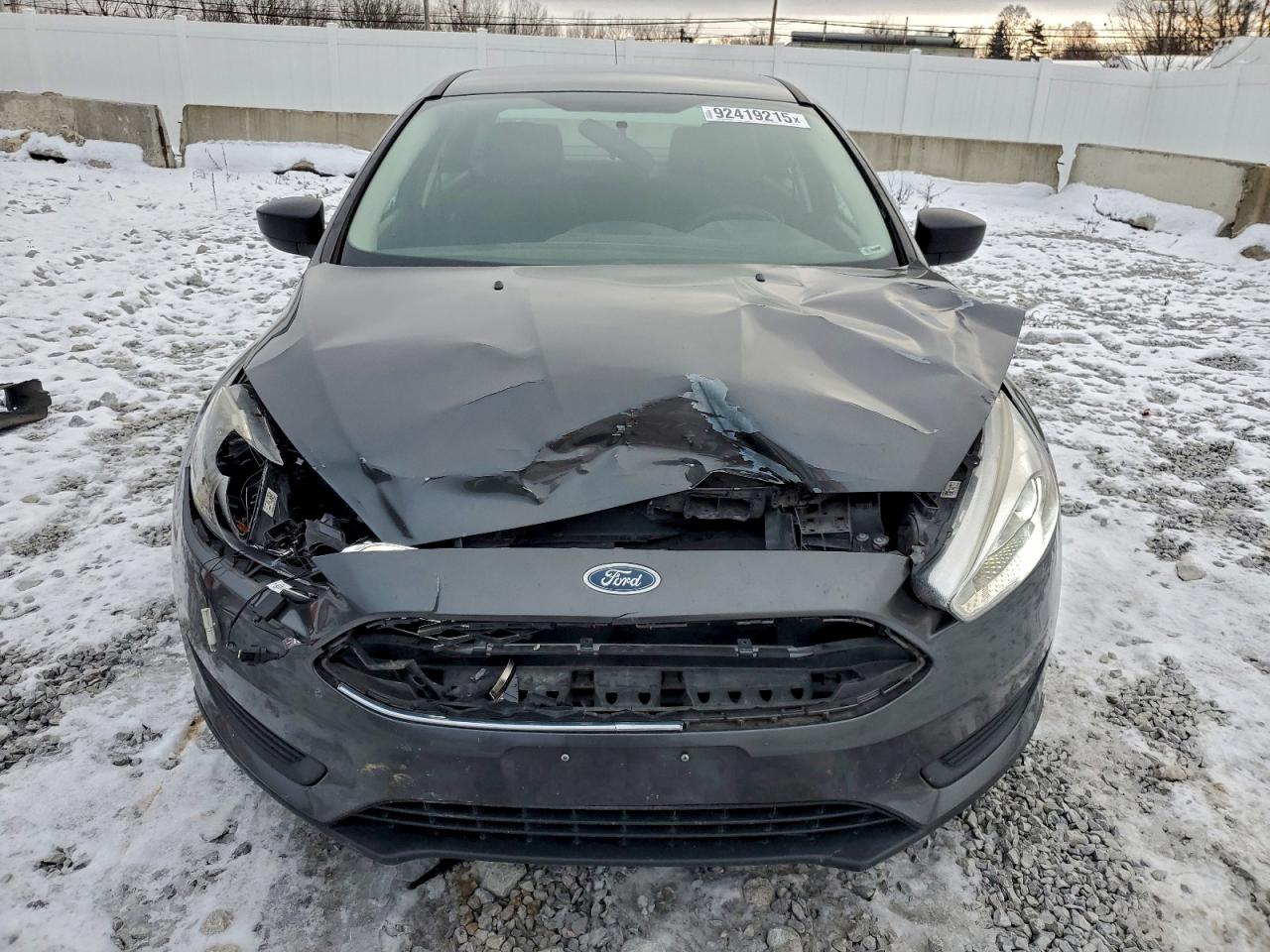 Ford Focus S Image 11