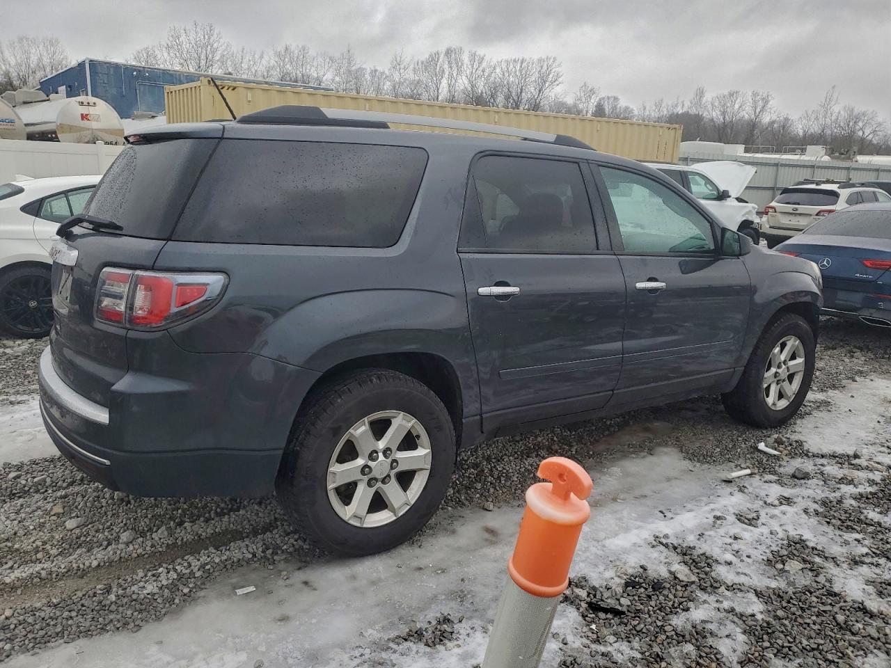 GMC Acadia Sle Image 2