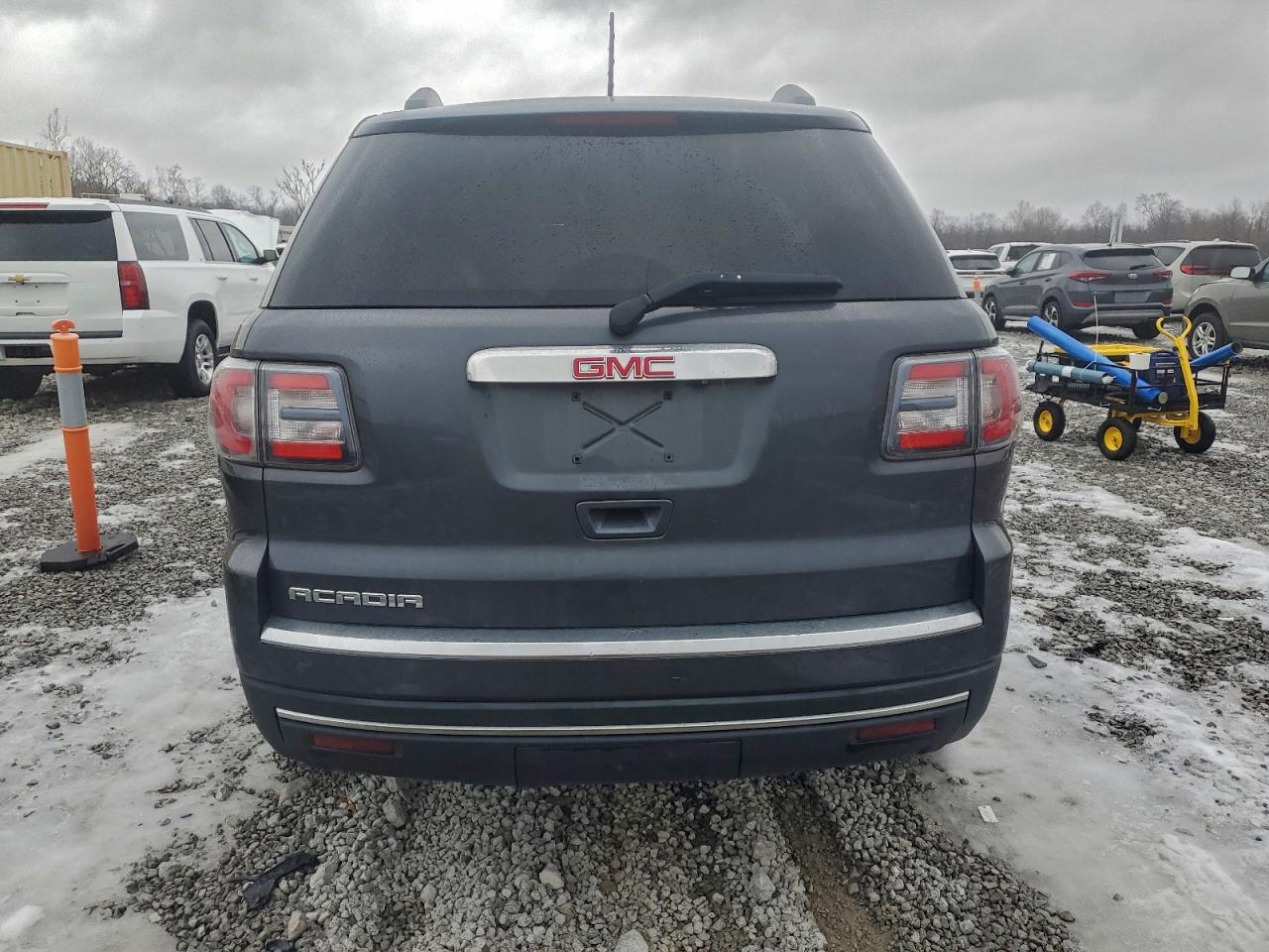 GMC Acadia Sle Image 3