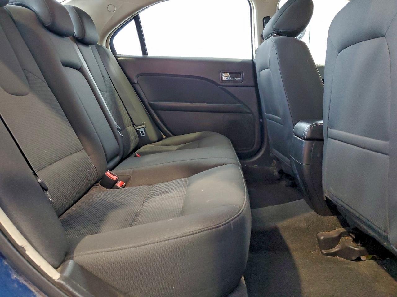 Ford Fusion Se Image 8