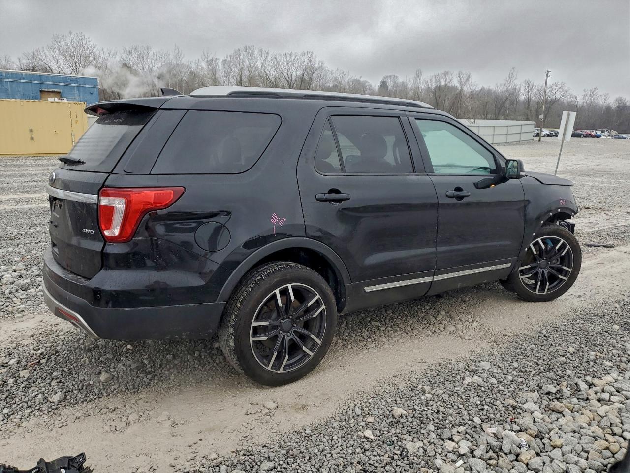 Ford Explorer Xlt Image 12