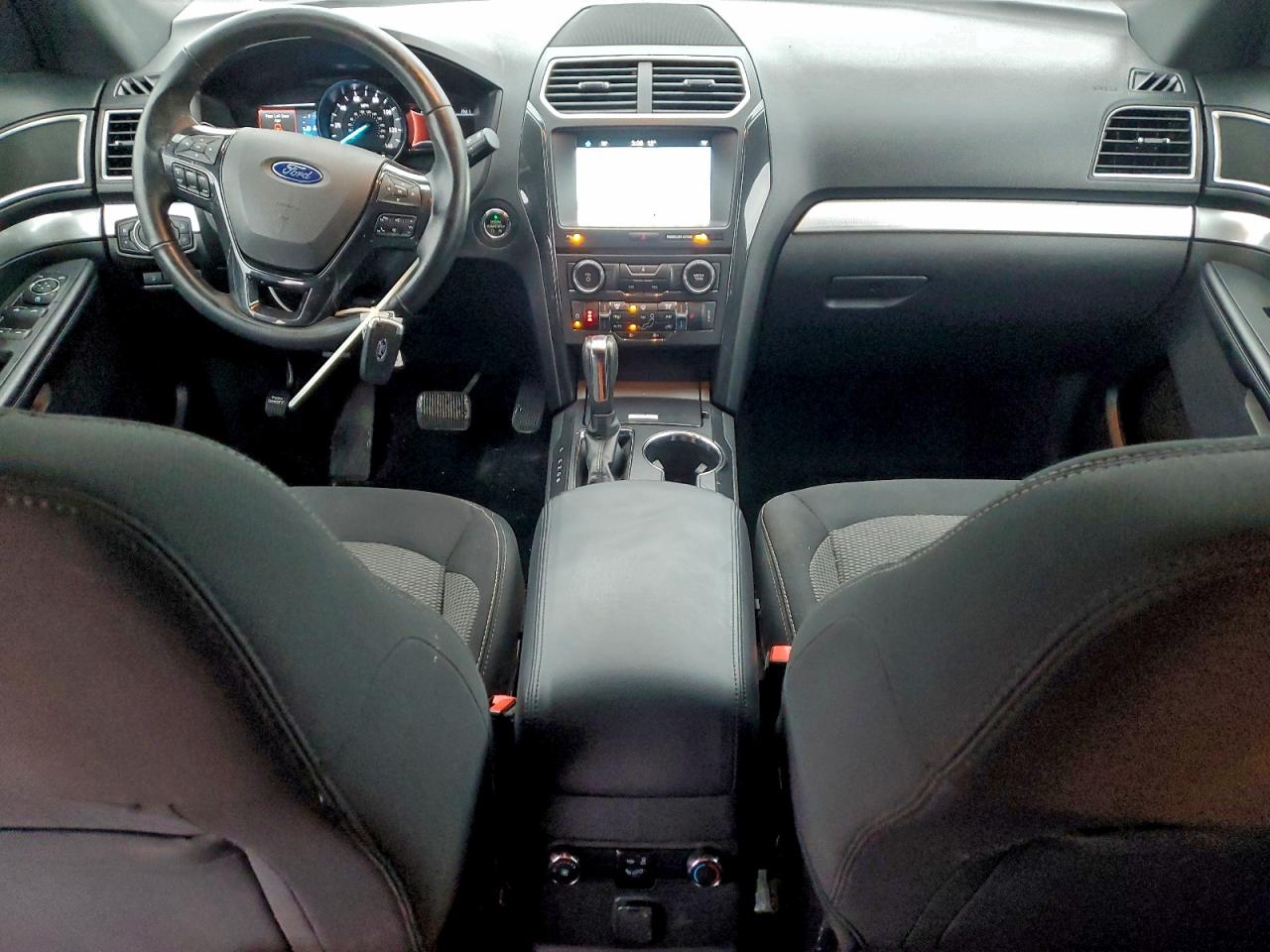 Ford Explorer Xlt Image 9