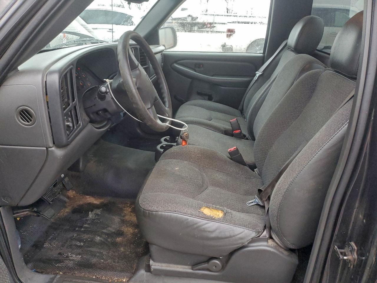 Chevrolet Silverado C1500 Image 3