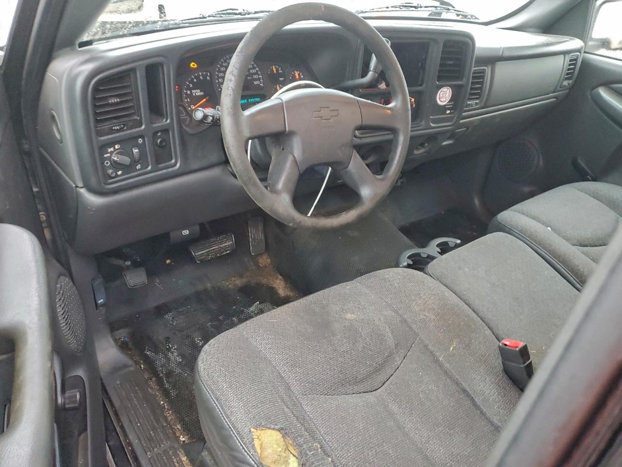 Chevrolet Silverado C1500 Image 6