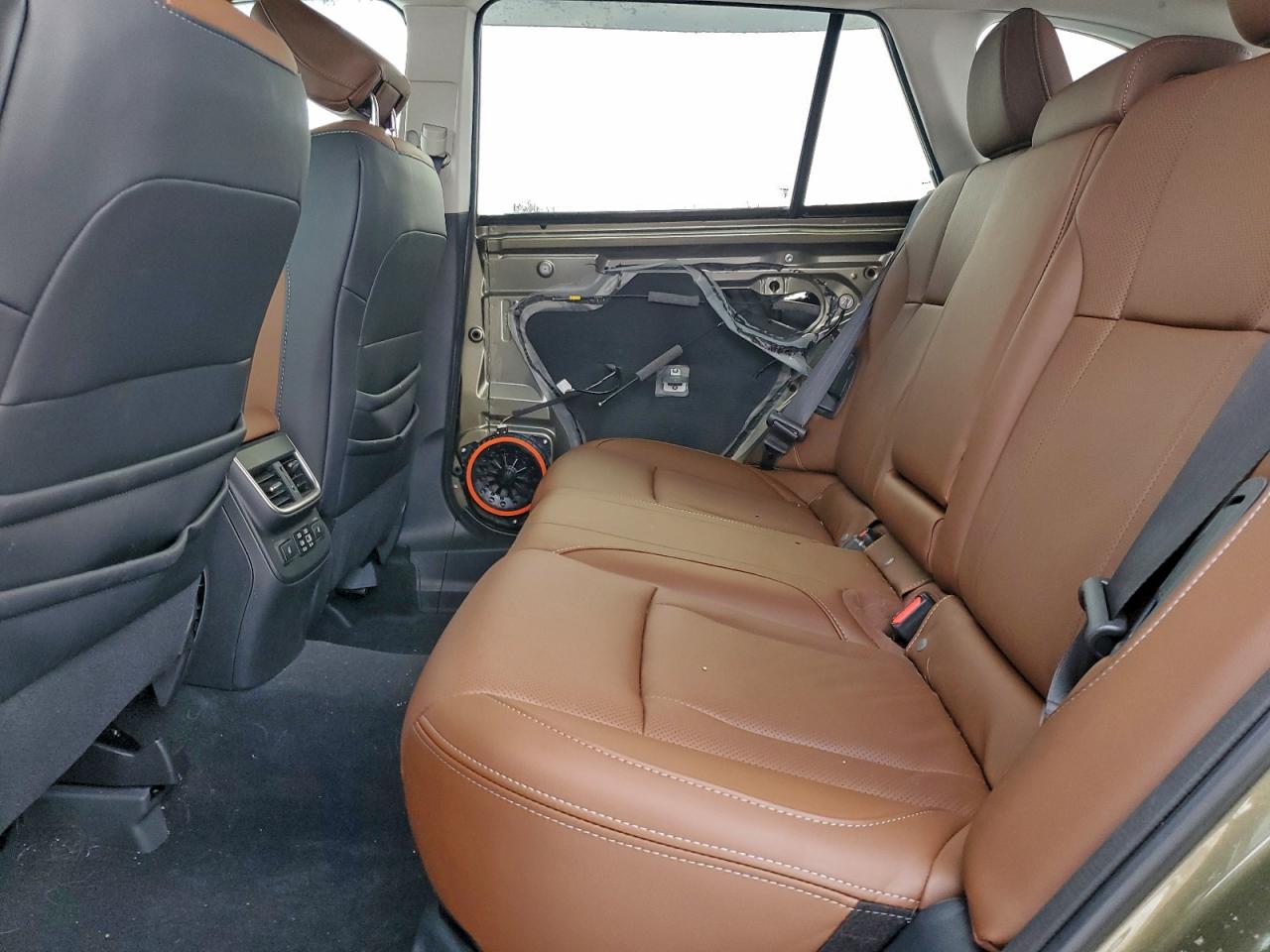 Subaru Outback Touring Image 9