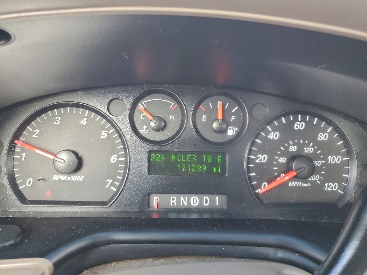 Ford Taurus Se Image 9