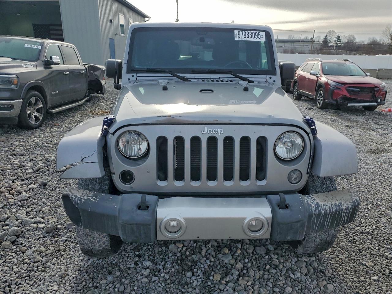 Jeep Wrangler Sahara Image 7