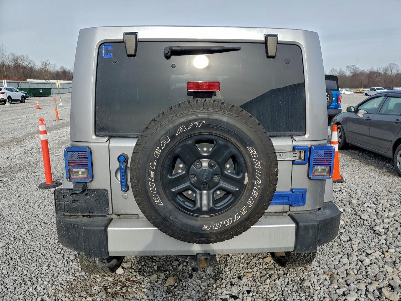 Jeep Wrangler Sahara Image 9