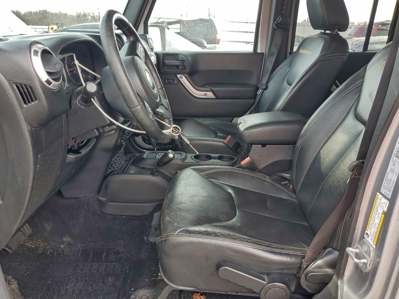 Jeep Wrangler Sahara Image 5