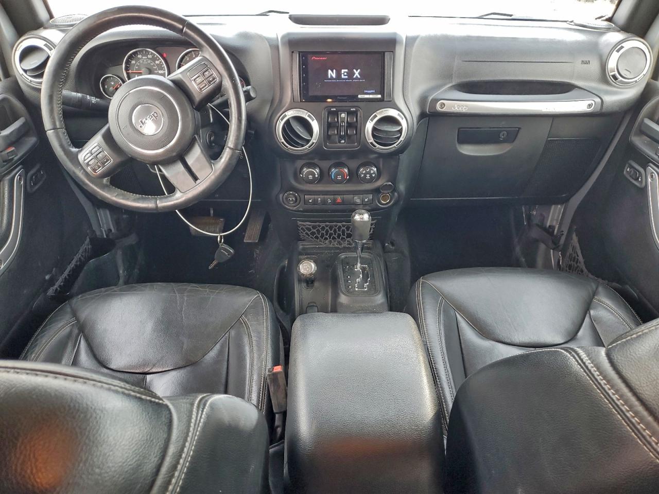 Jeep Wrangler Sahara Image 8