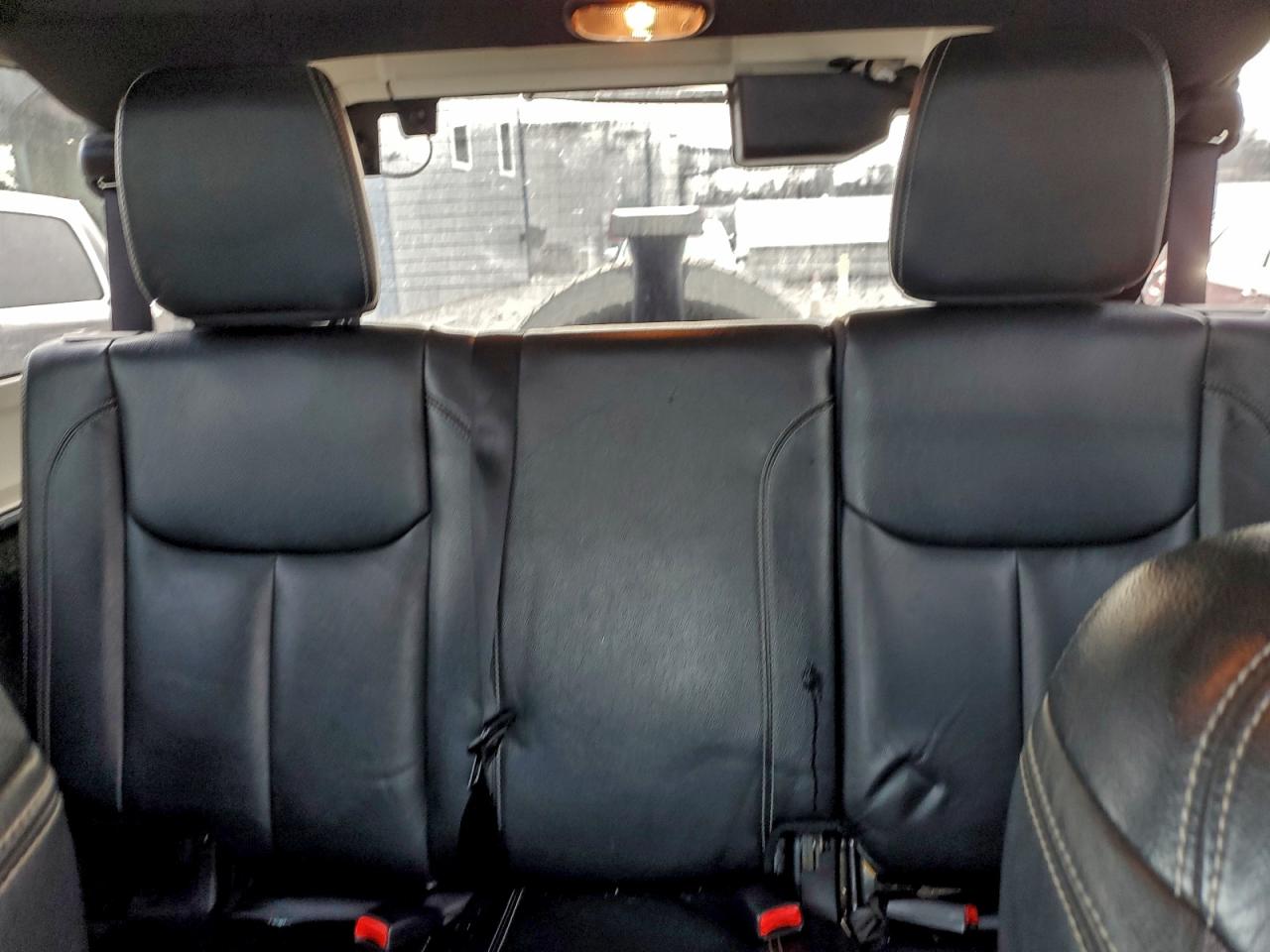 Jeep Wrangler Sahara Image 12