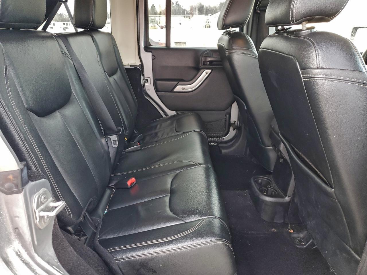 Jeep Wrangler Sahara Image 2