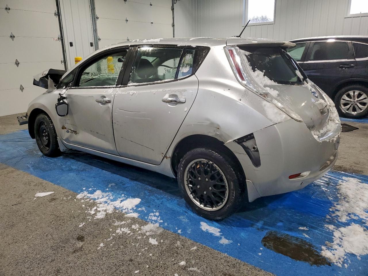 Nissan LEAF S Image 2