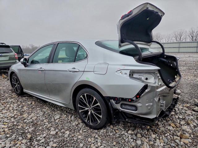 Toyota Camry L Image 11