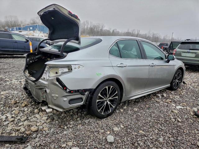 Toyota Camry L Image 12