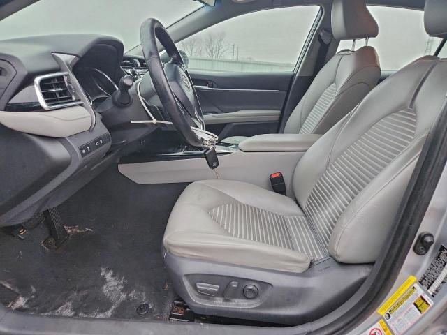 Toyota Camry L Image 3