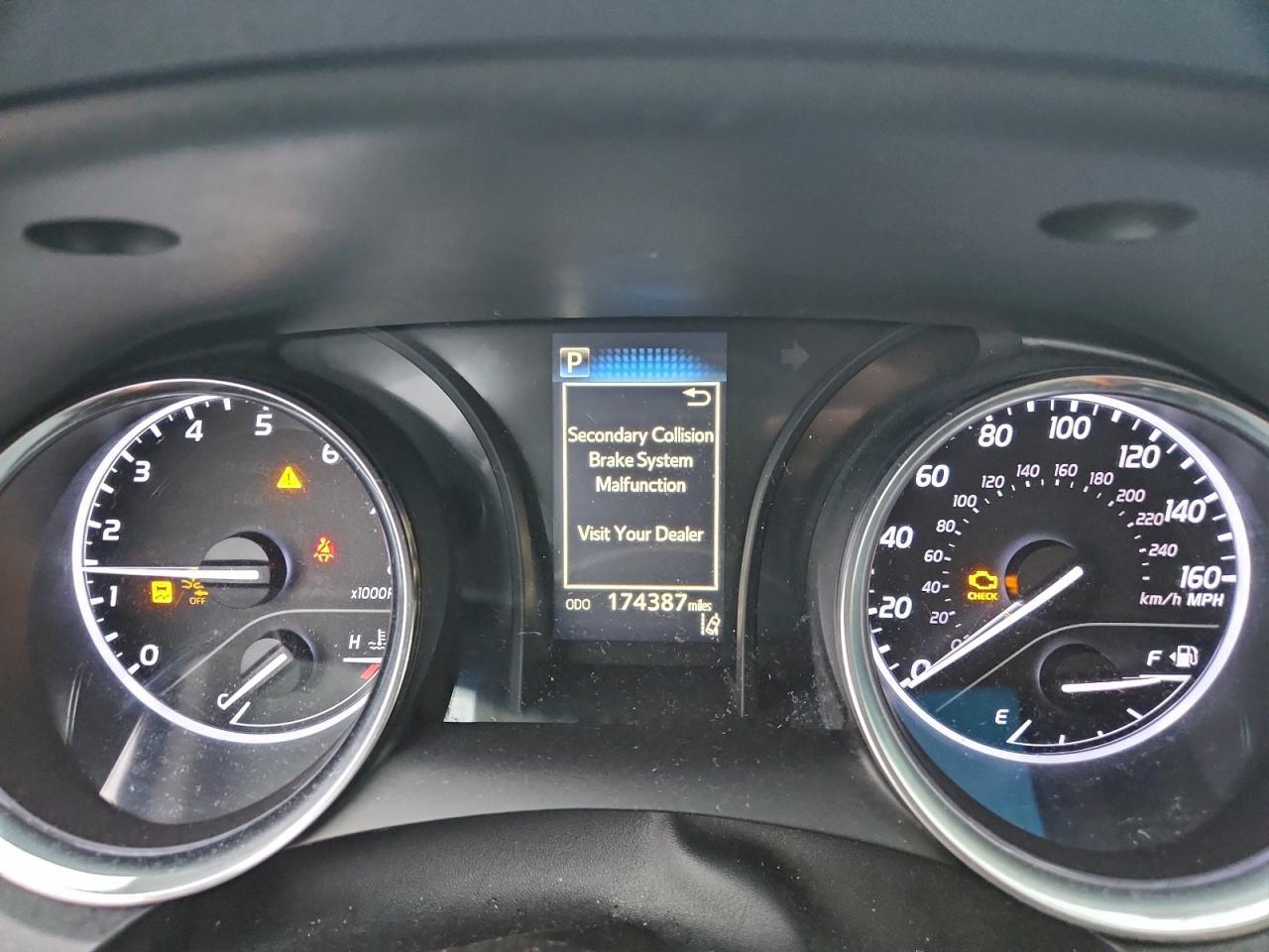 Toyota Camry L Image 8