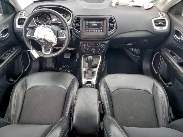 Jeep Compass Latitude Image 8