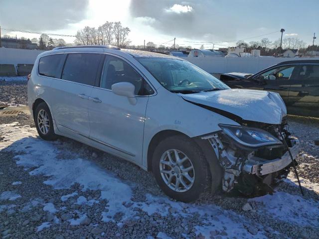 Chrysler Pacifica Touring L Image 5