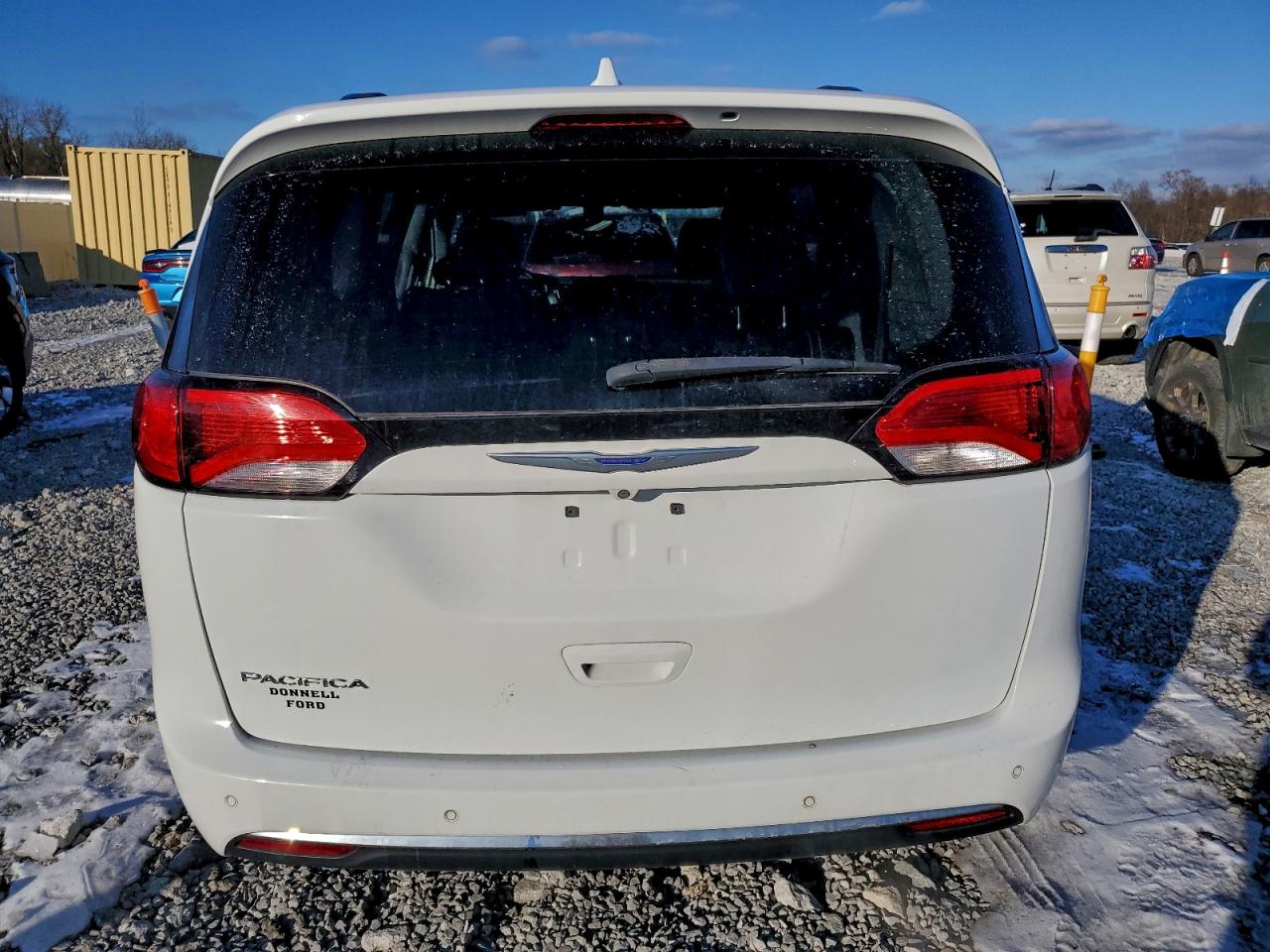 Chrysler Pacifica Touring L Image 4