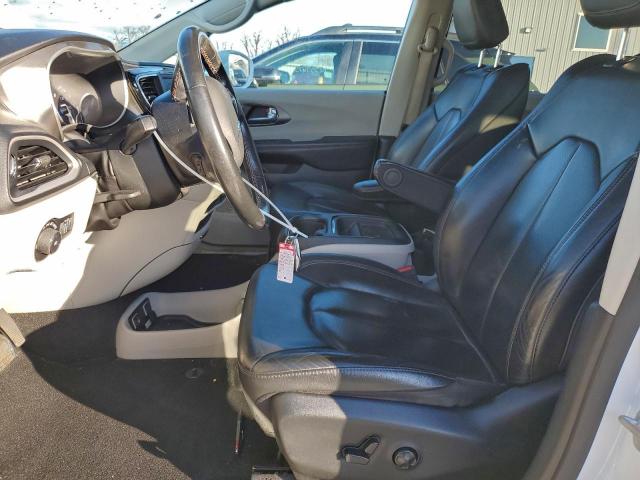 Chrysler Pacifica Touring L Image 11