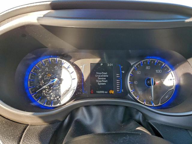 Chrysler Pacifica Touring L Image 9