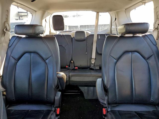 Chrysler Pacifica Touring L Image 10