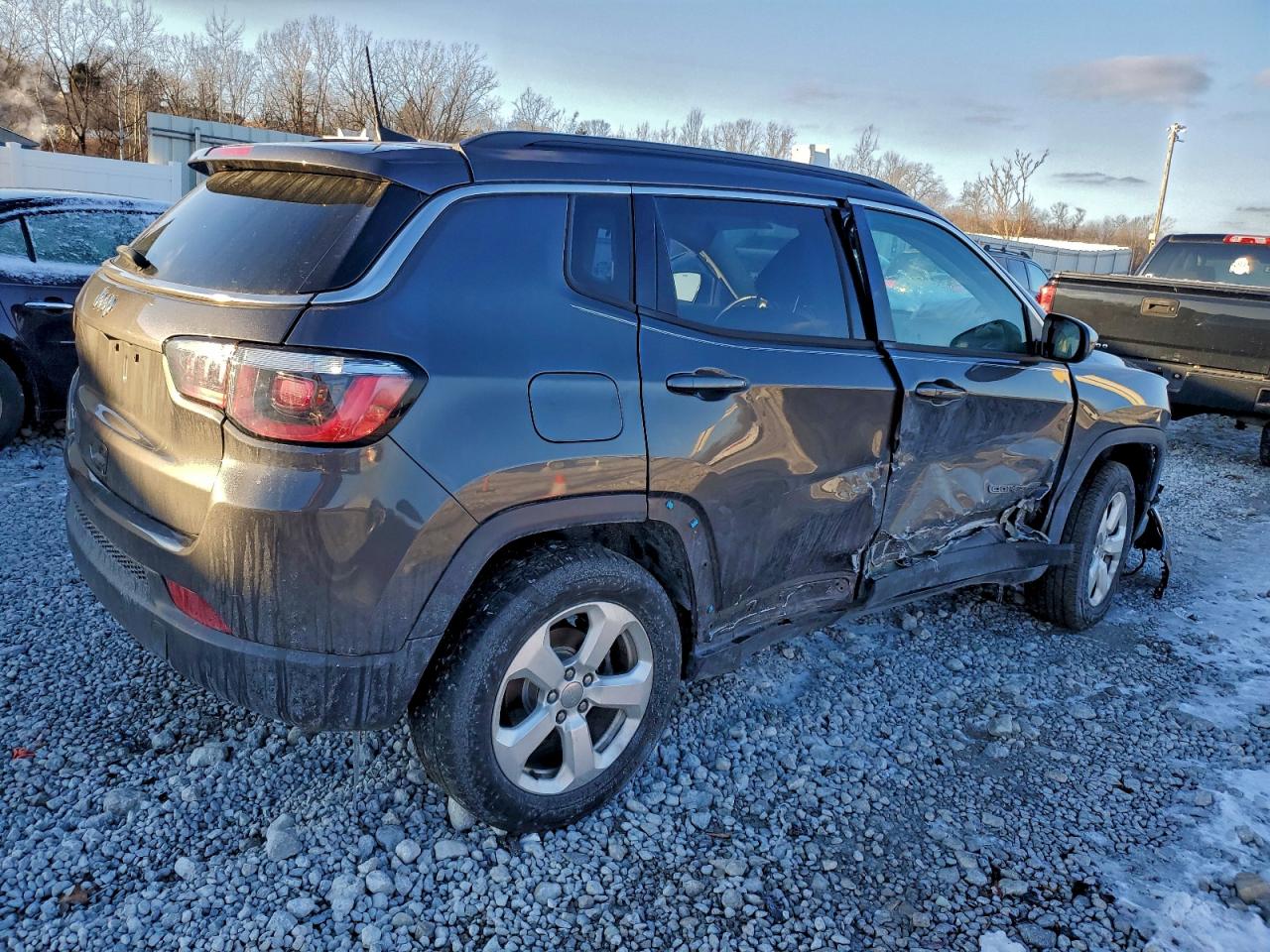 Jeep Compass Latitude Image 4
