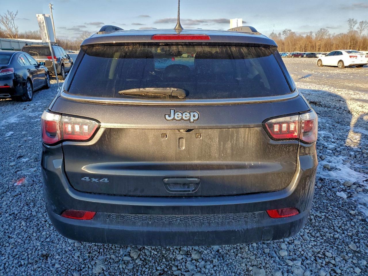 Jeep Compass Latitude Image 3