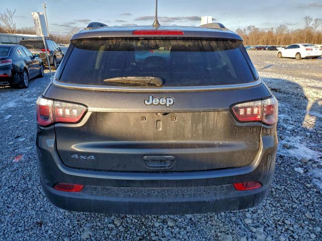 Jeep Compass Latitude Image 3