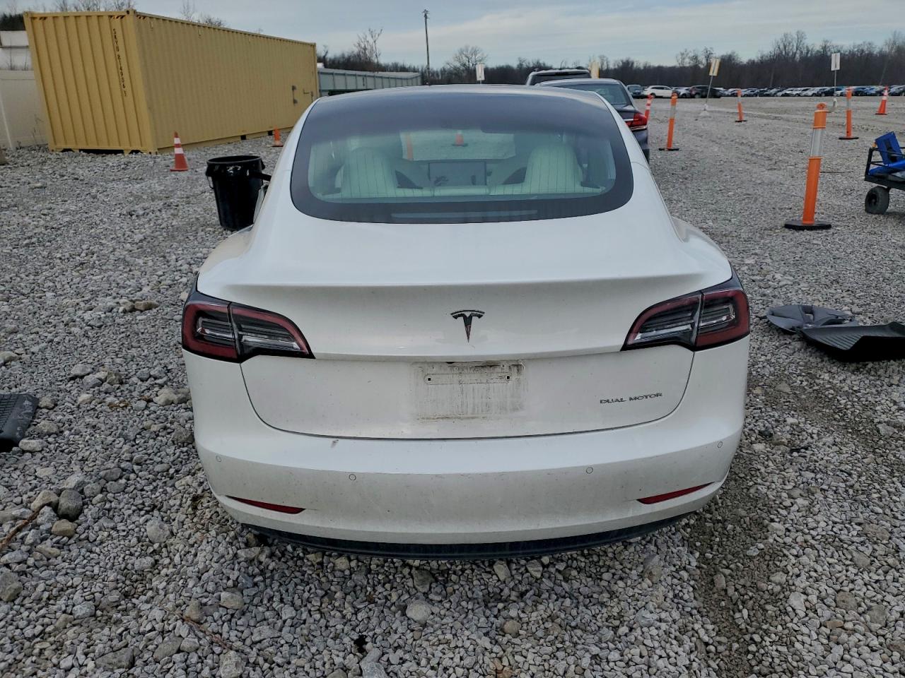 Tesla Model 3 Image 7