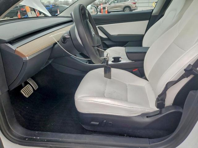 Tesla Model 3 Image 5