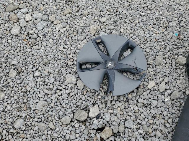 Tesla Model 3 Image 11