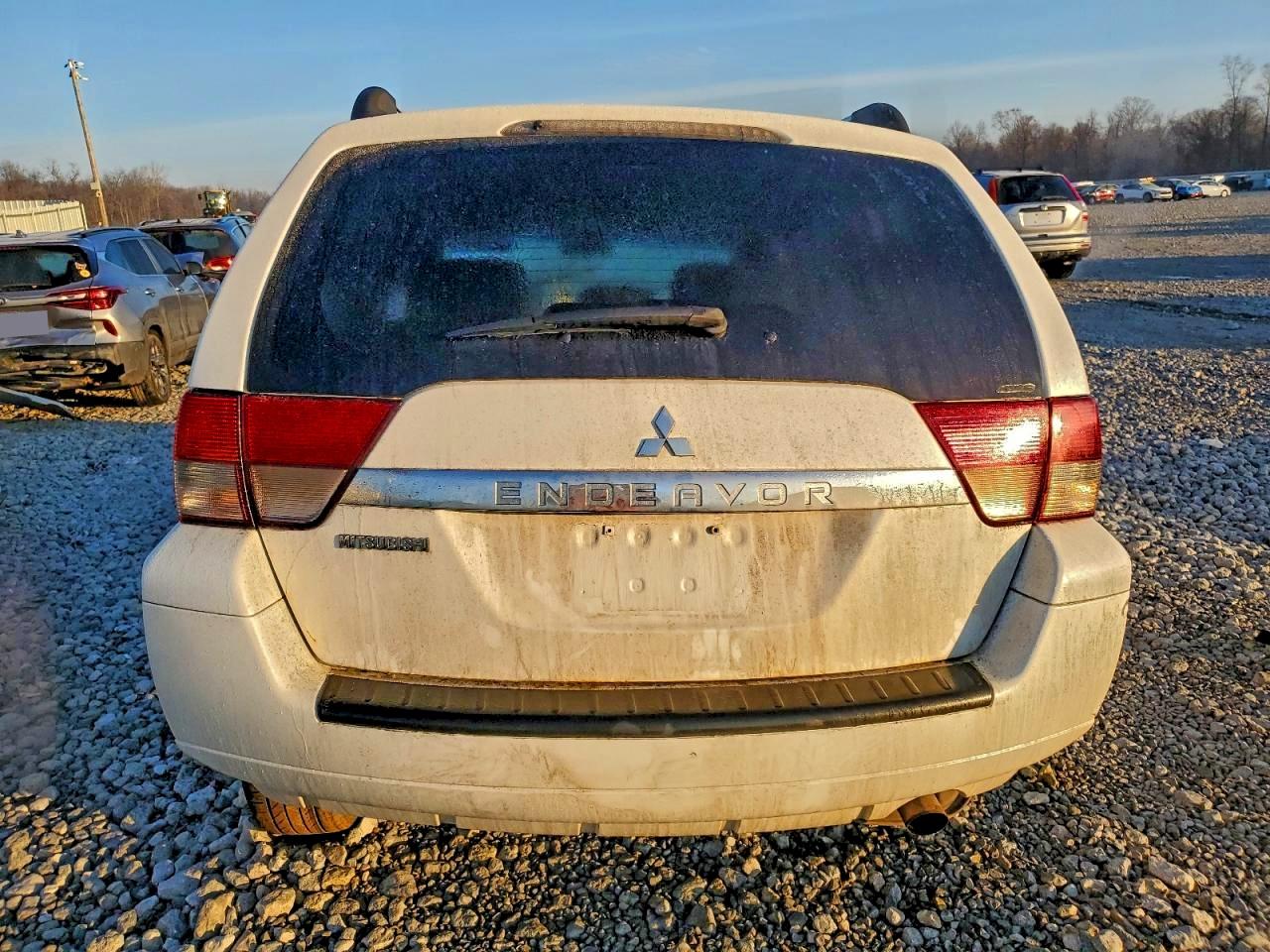 Mitsubishi Endeavor Ls Image 13