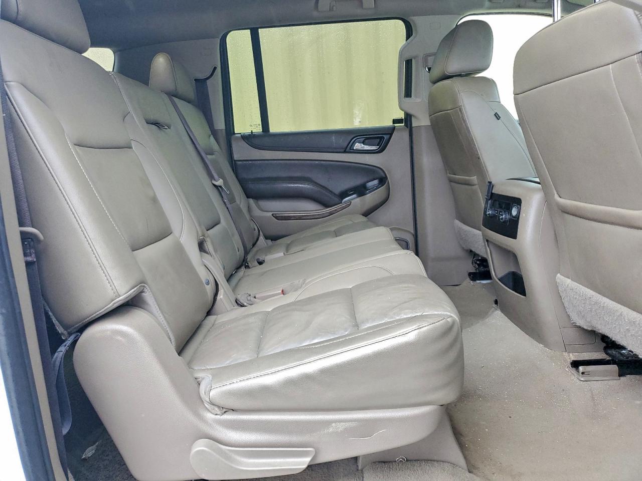 Chevrolet Suburban K1500 Lt Image 14