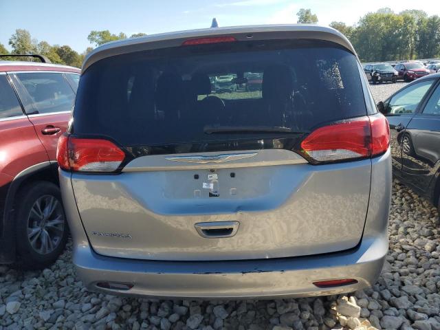 Chrysler Pacifica Touring Image 4